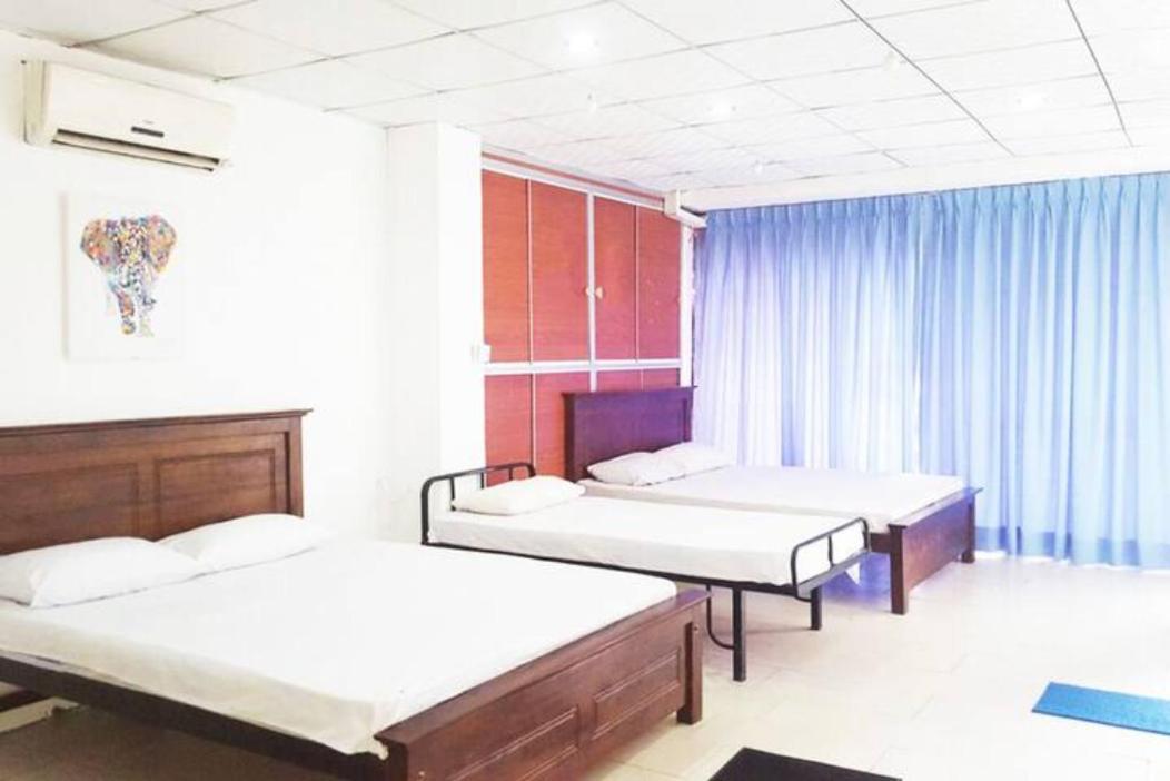 The Beehive Colombo Hotel Exterior photo